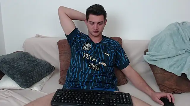 Snapshot of AndyFame chatting on April 22, 5:14 pm AndyFame online show from April 22, 5:14 pm