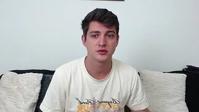 Snapshot of AndyFame chatting on May 15, 12:39 am AndyFame online show from May 15, 12:39 am