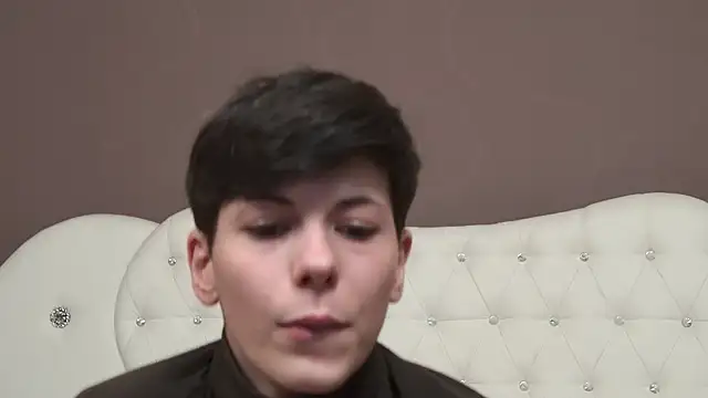 KylieLipa online show from February 26, 8:33 pm