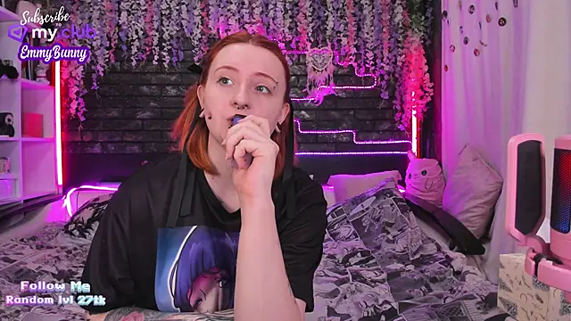 EmmyBunny online show from February 18, 3:32 pm