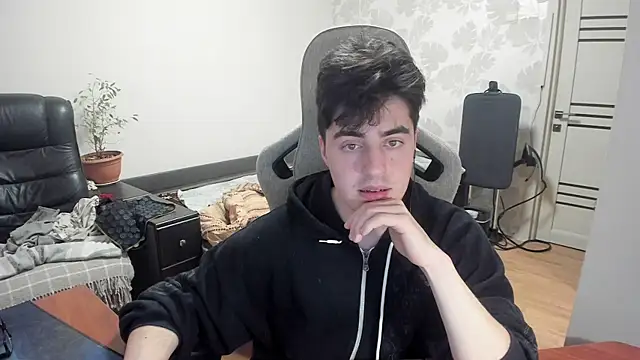 Knuckles17 online show from December 5, 1:58 am