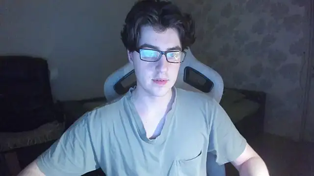 Snapshot of Knuckles17 chatting on July 15, 11:10 pm Knuckles17 online show from July 15, 11:10 pm