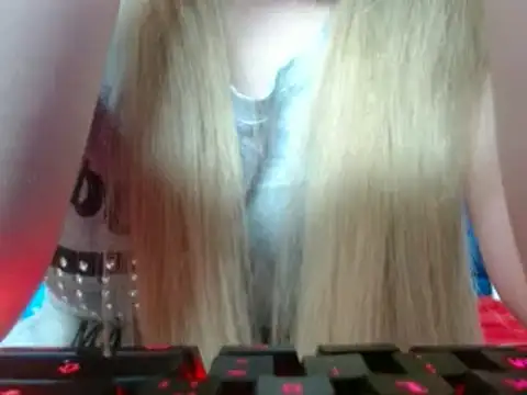 69liamilk69 online show from March 16, 6:20 am