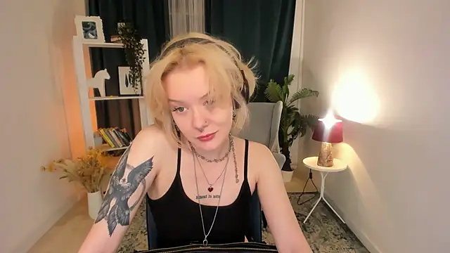 Snapshot of cyber_whore_ chatting on May 5, 10:40 pm cyber whore online show from May 5, 10:40 pm