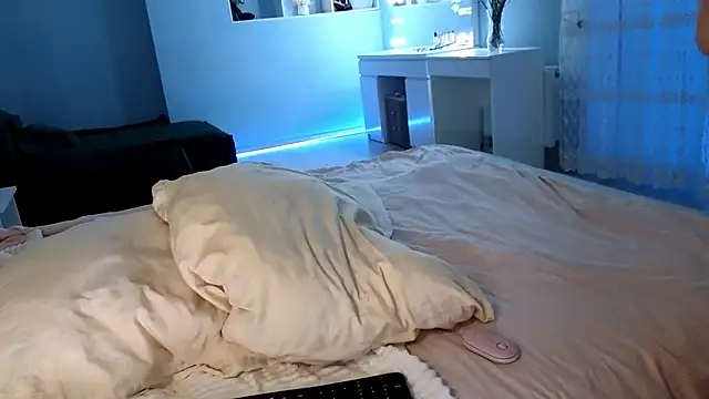 Snapshot of MissSiona chatting on December 16, 10:50 am MissSiona online show from December 16, 10:50 am