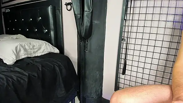 Twisted Fantasy online show from January 15, 9:20 pm