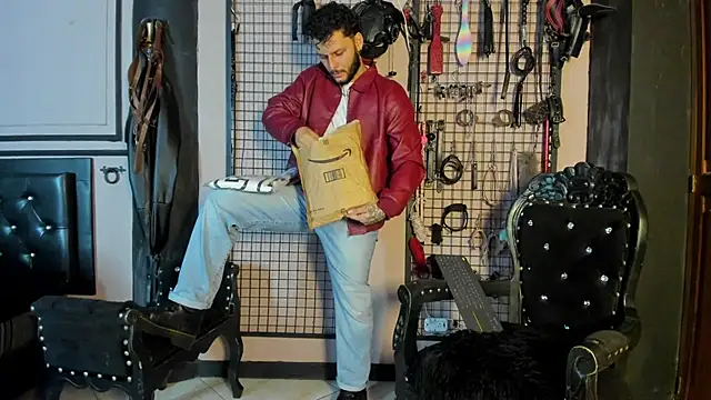 Twisted Fantasy online show from March 17, 3:33 am