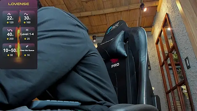 Snapshot of alexgiraldo_ chatting on February 22, 2:19 pm alexgiraldo online show from February 22, 2:19 pm