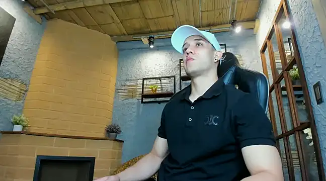 Snapshot of alexgiraldo_ chatting on March 7, 11:18 am alexgiraldo online show from March 7, 11:18 am