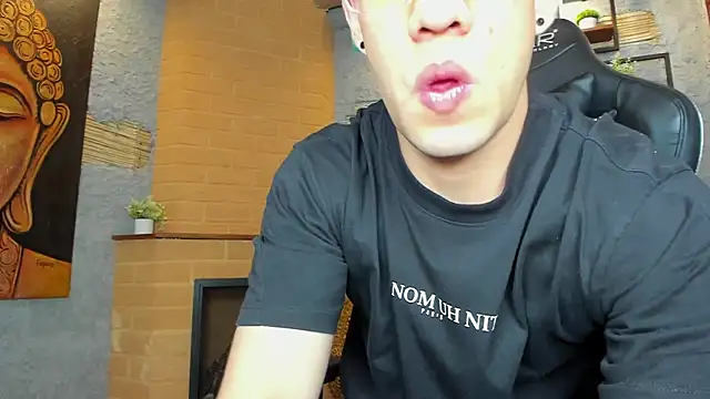 Snapshot of alexgiraldo_ chatting on March 10, 11:21 am alexgiraldo online show from March 10, 11:21 am