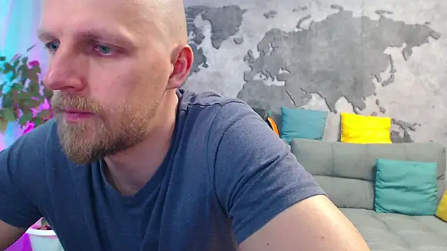 Snapshot of VikingChrisss chatting on June 15, 10:06 am VikingChrisss online show from June 15, 10:06 am