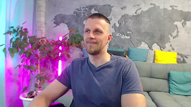 Snapshot of VikingChrisss chatting on June 16, 10:40 am VikingChrisss online show from June 16, 10:40 am