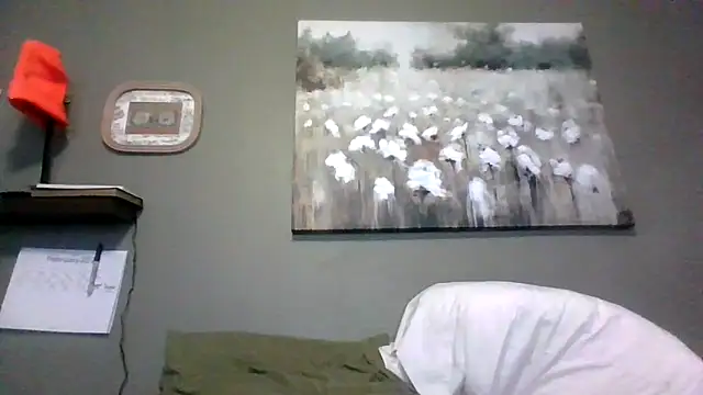 Snapshot of Edgeof26 chatting on February 16, 12:29 am Edgeof26 online show from February 16, 12:29 am