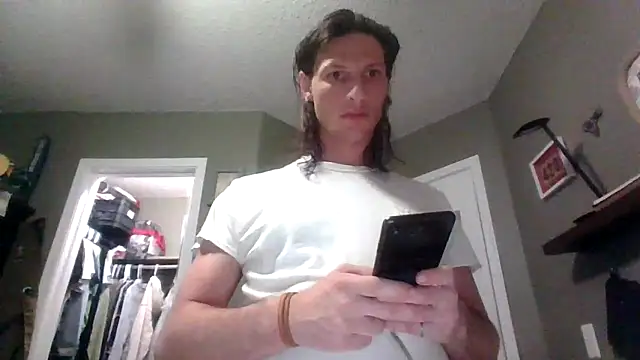 Snapshot of Edgeof26 chatting on February 18, 12:06 am Edgeof26 online show from February 18, 12:06 am