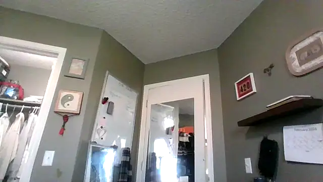 Snapshot of Edgeof26 chatting on February 20, 11:05 pm Edgeof26 online show from February 20, 11:05 pm