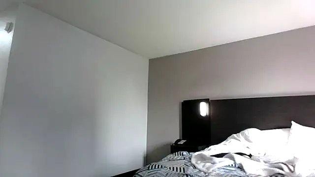 Snapshot of Edgeof26 chatting on March 9, 3:16 pm Edgeof26 online show from March 9, 3:16 pm