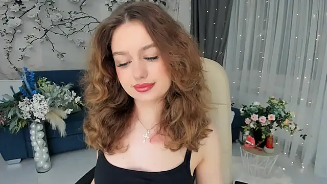 MiracleCurly online show from March 31, 6:19 pm