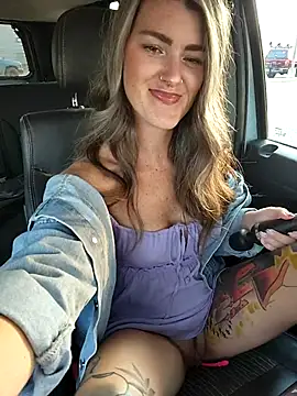 Snapshot of Lilmissvyx chatting on September 9, 2:27 pm Lilmissvyx online show from September 9, 2:27 pm