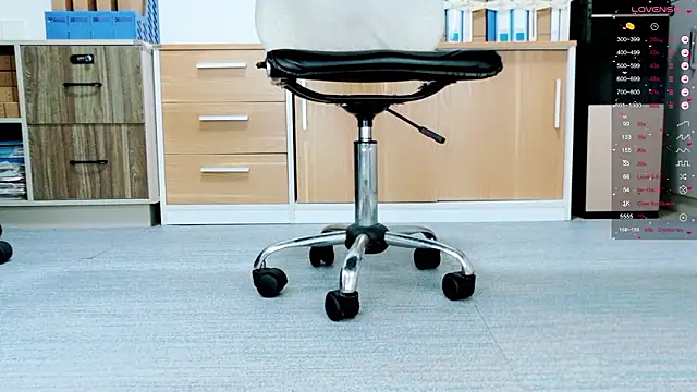 Snapshot of tt50256 chatting on February 3, 11:37 am tt50256 online show from February 3, 11:37 am