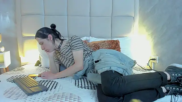 Hecatee 77 online show from February 11, 7:41 pm