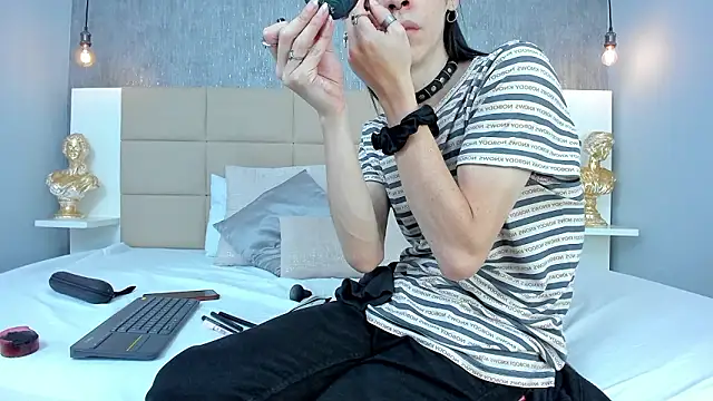 Hecatee 77 online show from March 19, 7:29 pm