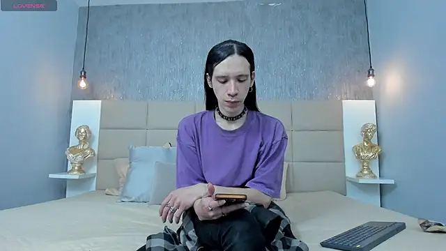 Hecatee 77 online show from April 16, 6:52 pm