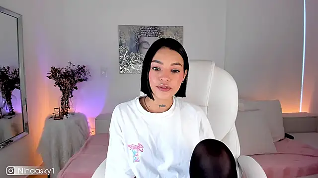 ninaa sky online show from February 19, 12:33 pm