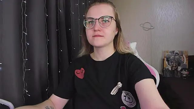 MissBrightShine online show from April 4, 11:08 am