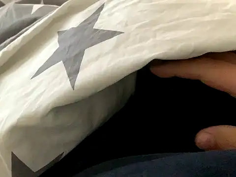 Snapshot of Benni81nrw chatting on October 16, 3:35 pm Benni81nrw online show from October 16, 3:35 pm