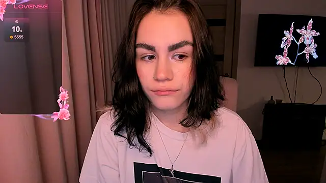 Snapshot of _selectrra chatting on December 4, 2:26 pm  selectrra online show from December 4, 2:26 pm