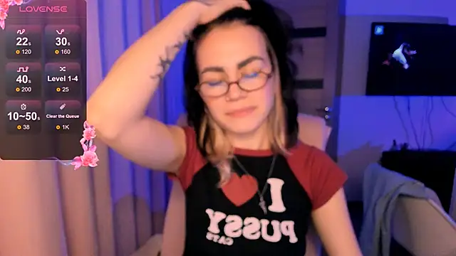 Snapshot of _selectrra chatting on December 9, 7:29 pm  selectrra online show from December 9, 7:29 pm