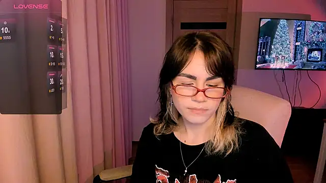 Snapshot of _selectrra chatting on December 26, 2:37 pm  selectrra online show from December 26, 2:37 pm