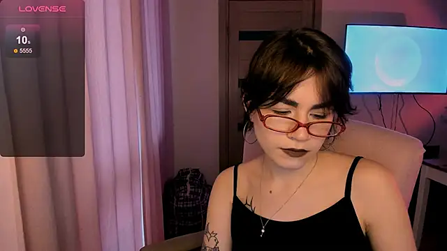 Snapshot of _selectrra chatting on January 31, 11:35 am  selectrra online show from January 31, 11:35 am