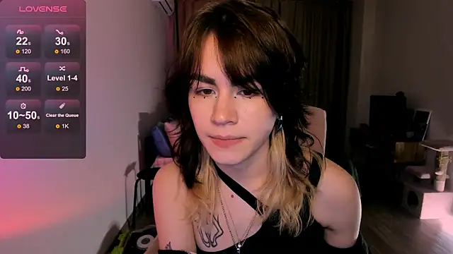 Snapshot of _selectrra chatting on February 6, 3:31 pm  selectrra online show from February 6, 3:31 pm