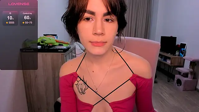 Snapshot of _selectrra chatting on February 15, 11:28 am  selectrra online show from February 15, 11:28 am