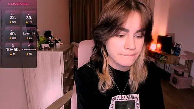 Snapshot of _selectrra chatting on February 17, 3:09 pm  selectrra online show from February 17, 3:09 pm