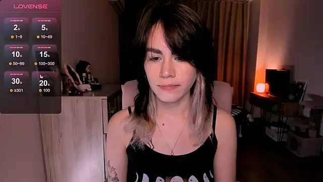 Snapshot of _selectrra chatting on February 28, 3:04 pm  selectrra online show from February 28, 3:04 pm