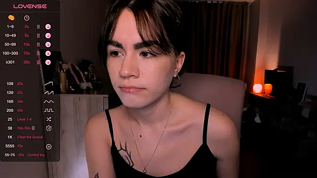 Snapshot of _selectrra chatting on March 7, 11:51 am  selectrra online show from March 7, 11:51 am