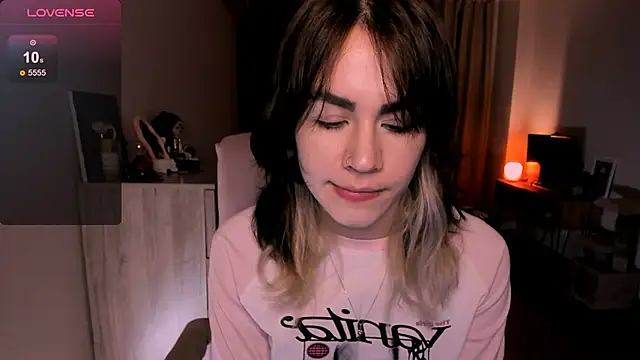 Snapshot of _selectrra chatting on March 13, 2:55 pm  selectrra online show from March 13, 2:55 pm