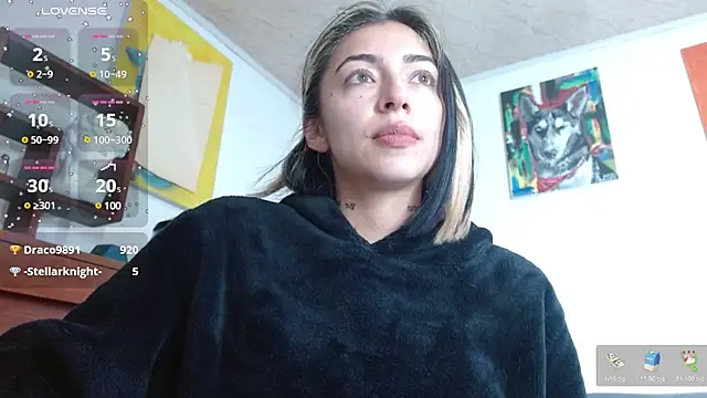 ZoeBakers  online show from December 17, 1:38 pm