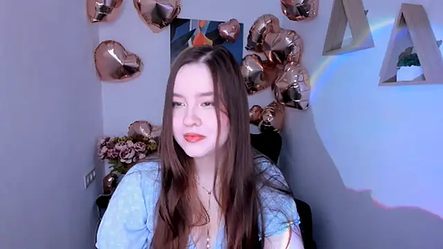 Snapshot of WishToBloom chatting on February 13, 5:03 am WishToBloom online show from February 13, 5:03 am