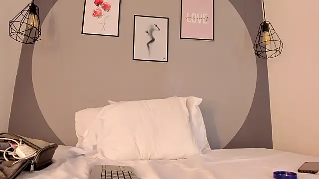 Snapshot of sarita_duque chatting on February 4, 12:22 pm sarita duque online show from February 4, 12:22 pm