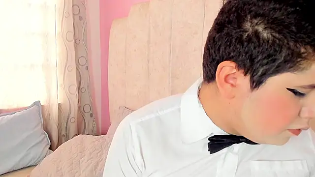 Snapshot of Satuurn_ chatting on February 11, 4:13 pm Satuurn online show from February 11, 4:13 pm