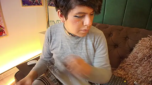 Snapshot of Satuurn_ chatting on February 20, 2:39 pm Satuurn online show from February 20, 2:39 pm