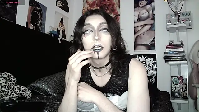 Snapshot of kiiler_queen chatting on April 30, 8:57 pm kiiler queen online show from April 30, 8:57 pm
