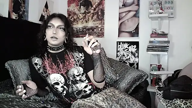 Snapshot of kiiler_queen chatting on May 14, 7:31 pm kiiler queen online show from May 14, 7:31 pm