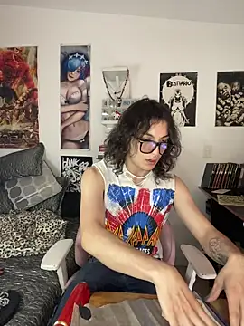 Snapshot of kiiler_queen chatting on June 10, 7:13 pm kiiler queen online show from June 10, 7:13 pm