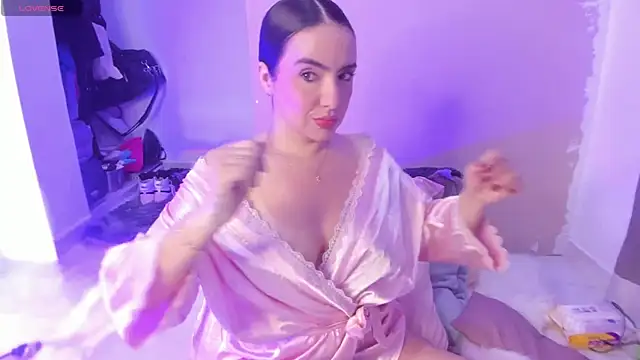 Snapshot of rouse_lili chatting on July 18, 11:14 am rouse lili online show from July 18, 11:14 am