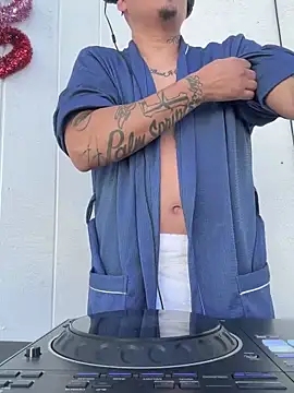 PeterGrandee online show from February 15, 11:36 pm