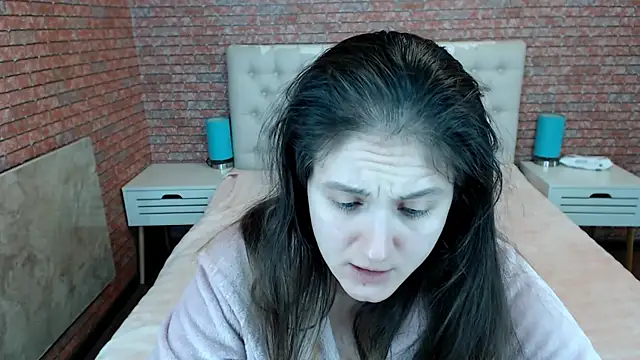 Holliy Cooper online show from November 22, 8:46 am